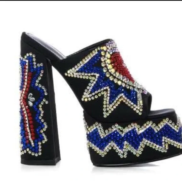 7.5 Azalea Wang Black LOLA Rhinestone Embellished Red Heart Platform Heels - Picture 4 of 5